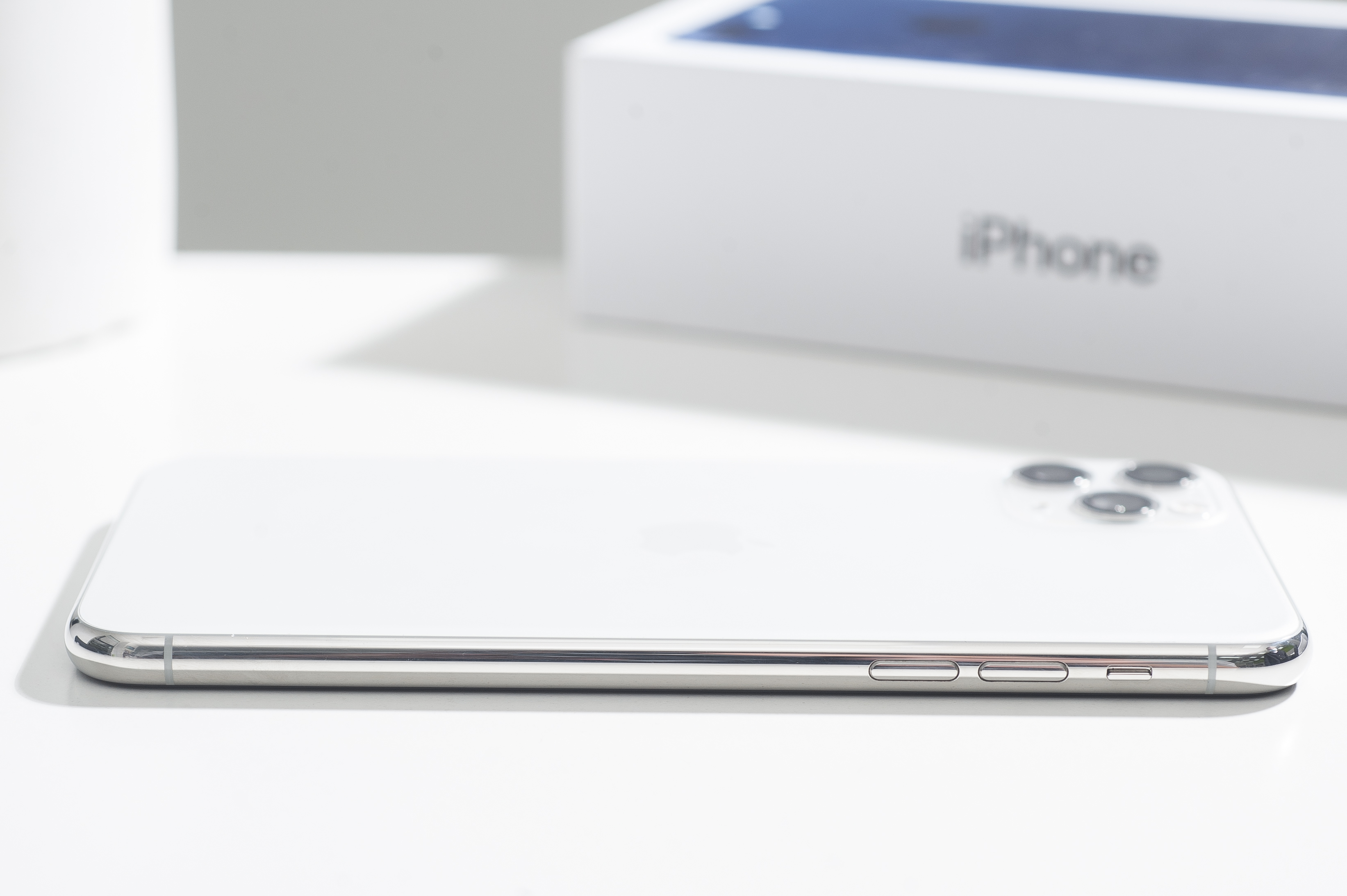 iPhone 11 Pro Max 64gb, Silver (MWH02) б/у